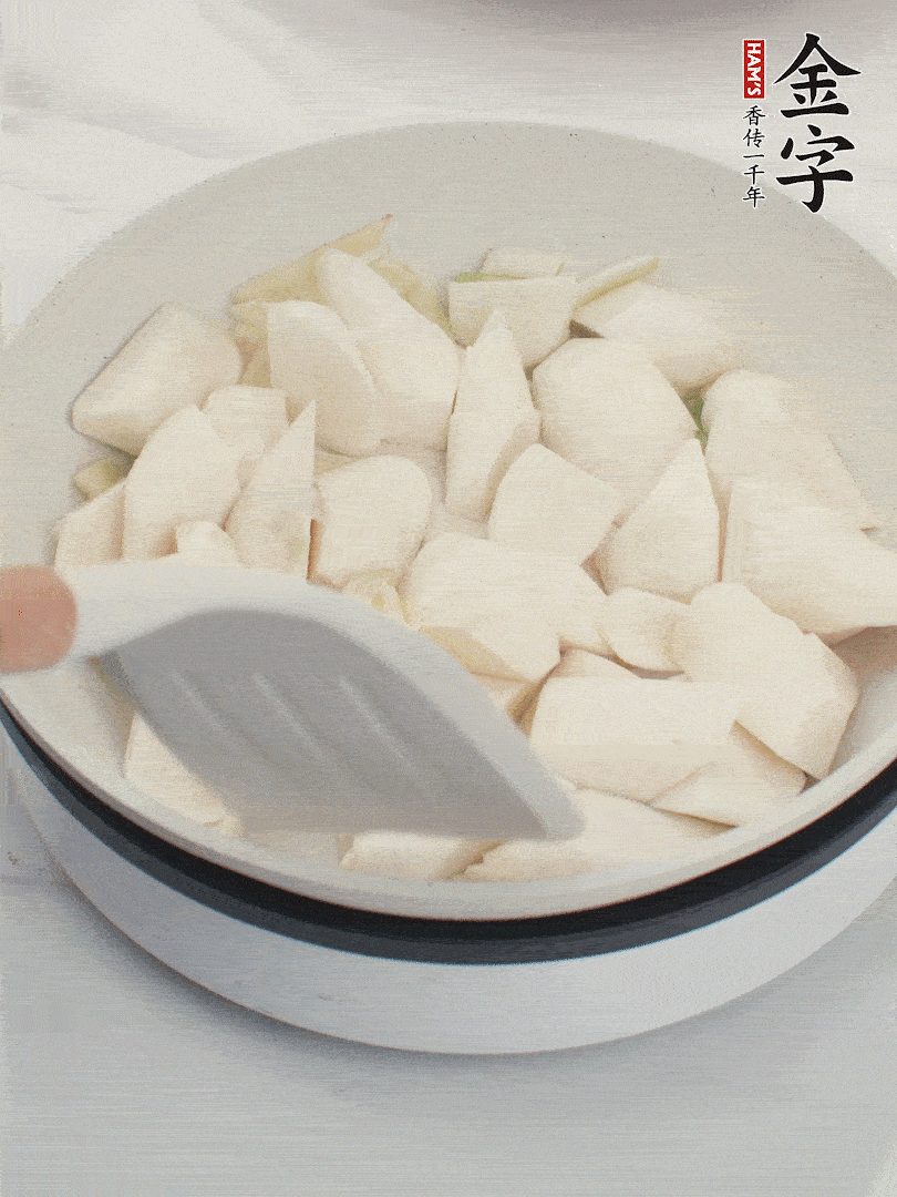 加茭白煸炒。