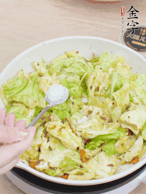 一點(diǎn)鹽、糖調(diào)味。