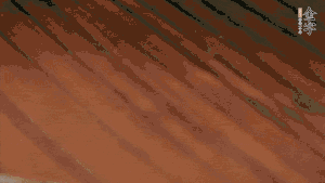 待水沸騰，煮到湯圓浮起，碗中加點豬油、生抽、蔥花就可以了。