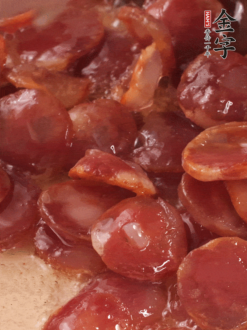 絲苗米洗凈后，用1.5倍水煮至6分熟（偏硬的質(zhì)地），網(wǎng)篩撈起瀝干水分備用。