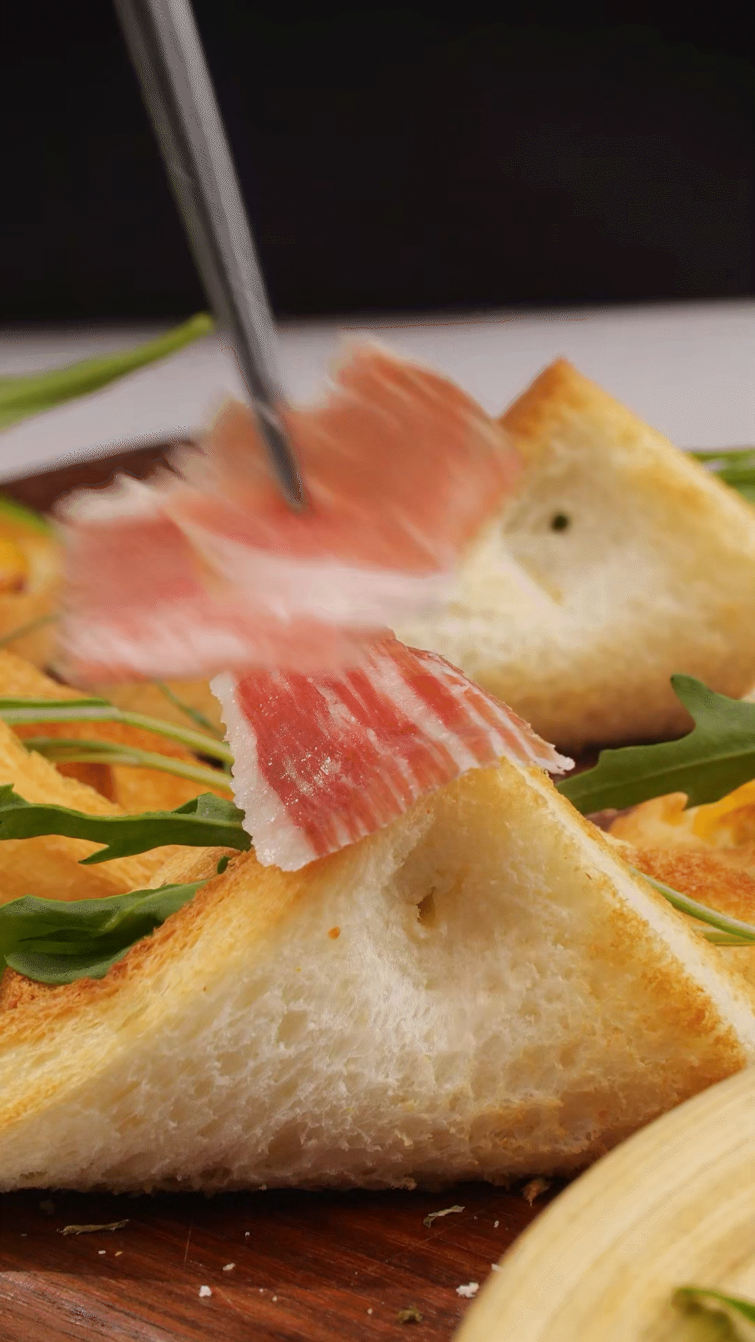 對折，用牙簽固定
