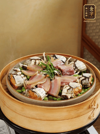 上鍋蒸15分鐘后，放蔥絲，潑熱油